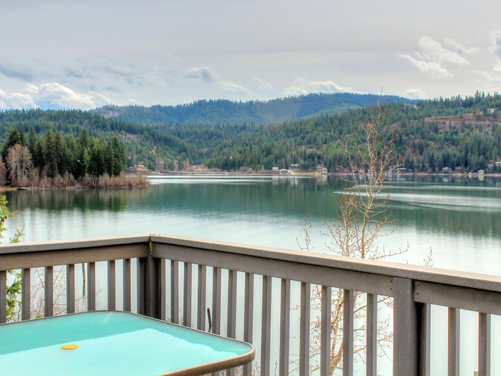 ホテルBeautiful Lake Coeur D'Alene Cabin On The Bay Mica エクステリア 写真