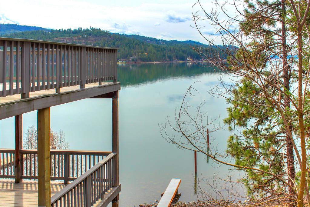 ホテルBeautiful Lake Coeur D'Alene Cabin On The Bay Mica エクステリア 写真