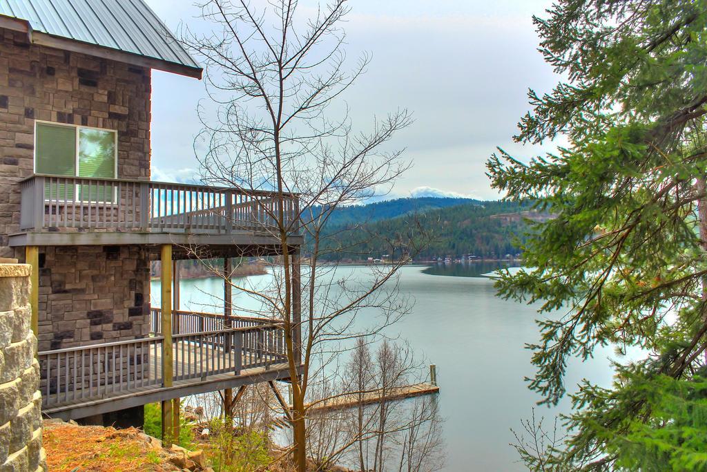 ホテルBeautiful Lake Coeur D'Alene Cabin On The Bay Mica エクステリア 写真