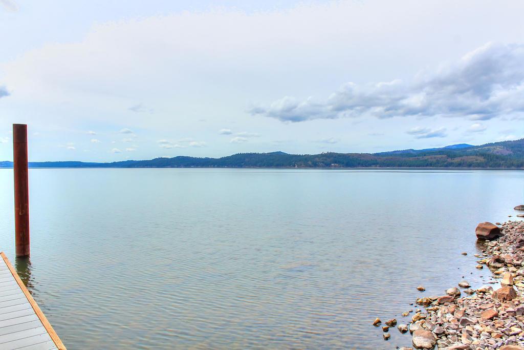 ホテルBeautiful Lake Coeur D'Alene Cabin On The Bay Mica エクステリア 写真